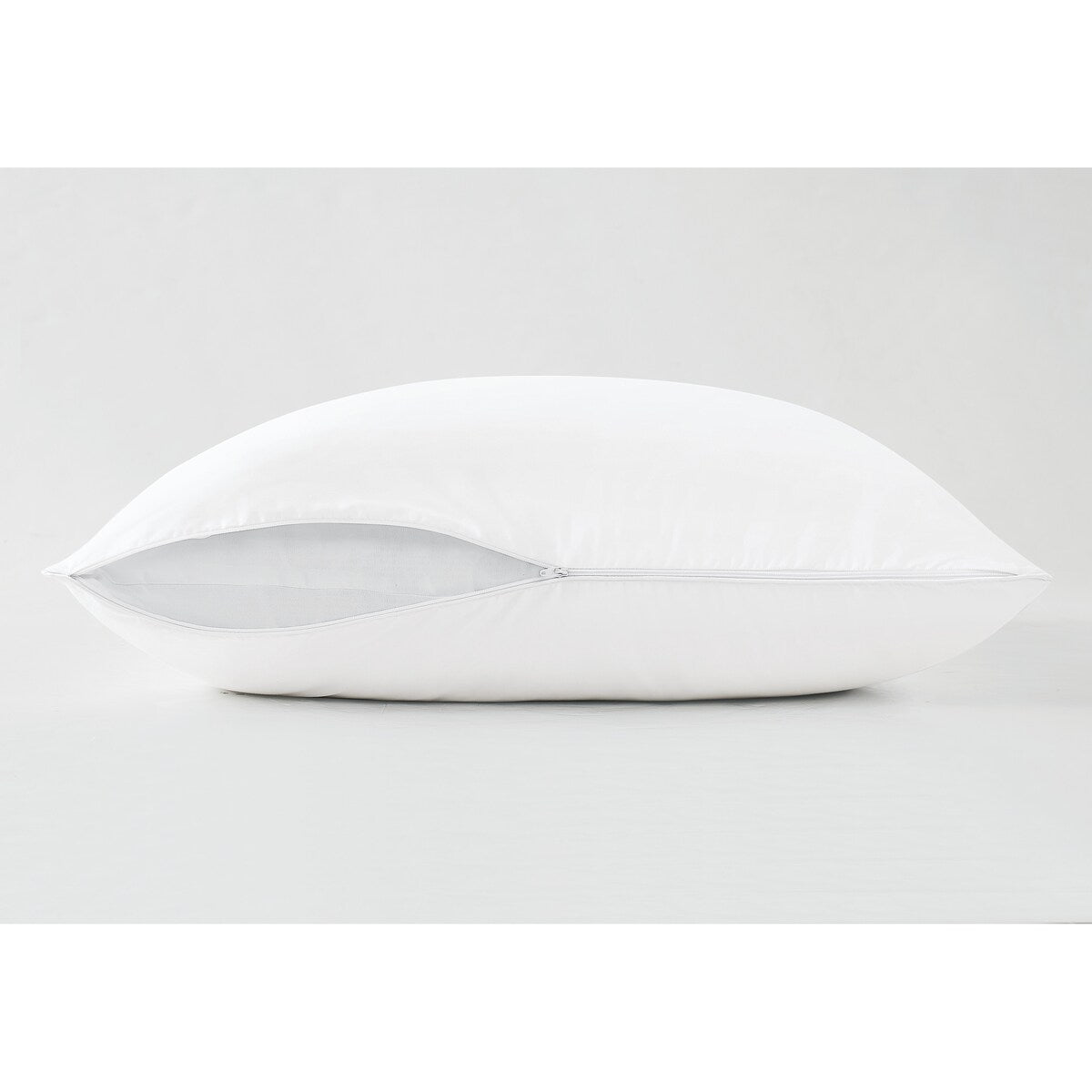 Simmons Down Alternative/Memory Foam Hybrid Standard/Queen 20x26 Pillow