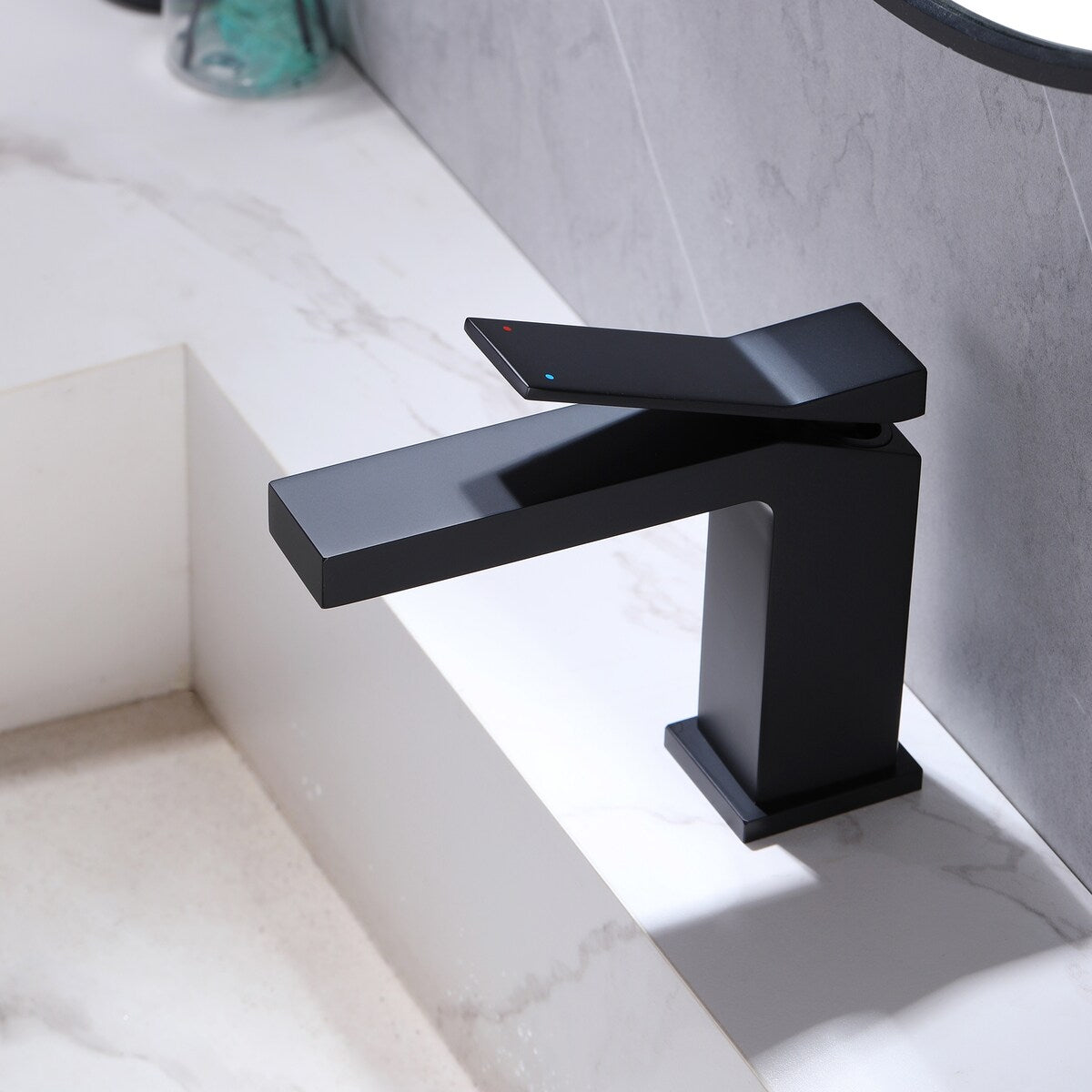 Single Handle Bathroom Faucet with Deck Plate Brass 1 Hole Modern Bathroom Sink Basin Faucets