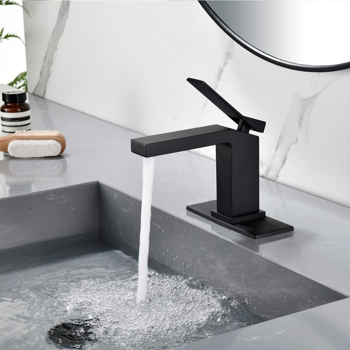 Single Handle Bathroom Faucet with Pop-up Drain 1 Hole Brass Modern Bathroom Sink Basin Faucets
