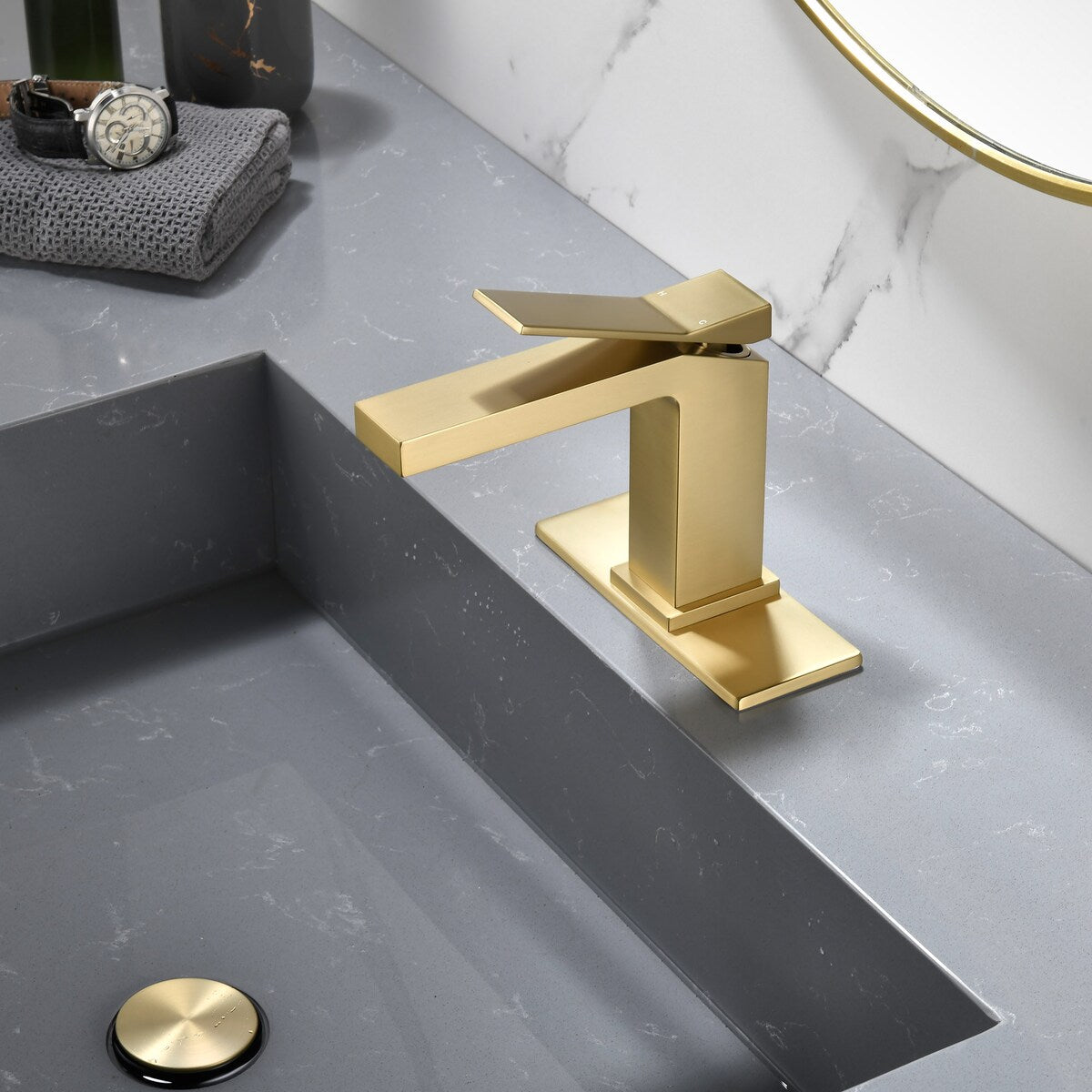 Single Handle Bathroom Faucet with Pop-up Drain 1 Hole Brass Modern Bathroom Sink Basin Faucets