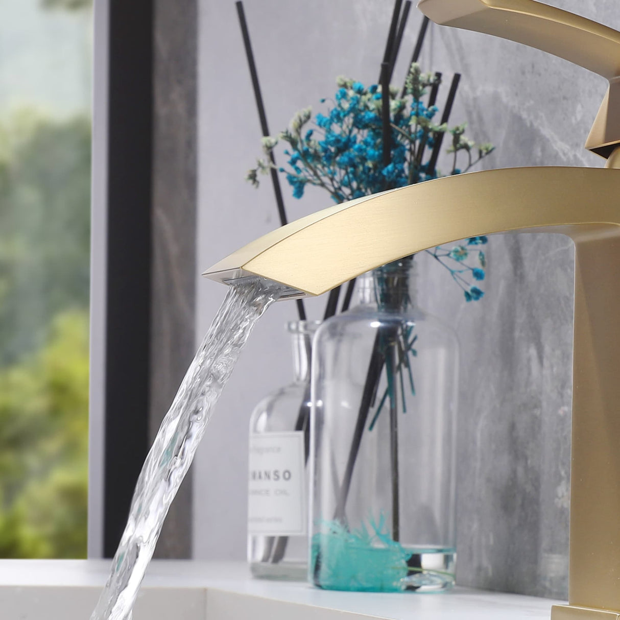 Single Handle Deck Mounted Bathroom Faucet with Deck Plate
