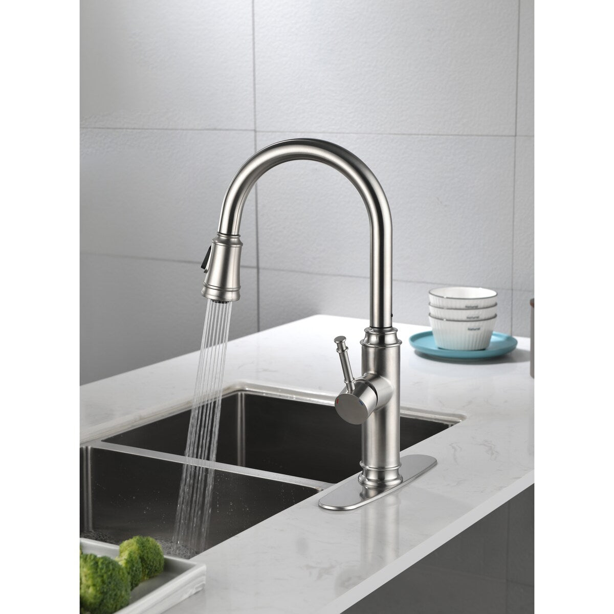 Single Handle High Arc Pull Out Kitchen Faucet,Single Level Stainless Steel Kitchen Sink Faucets with Pull Down Sprayer