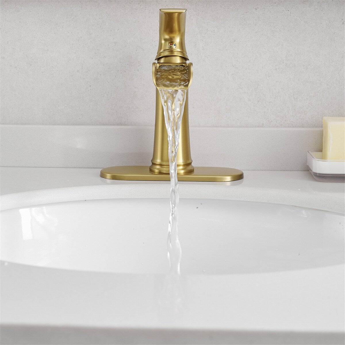 Single Handle Waterfall Bathroom Faucet with Drain Assembly Brass 1 Hole Modern Bathroom Sink Vanity Taps with Deck Plate