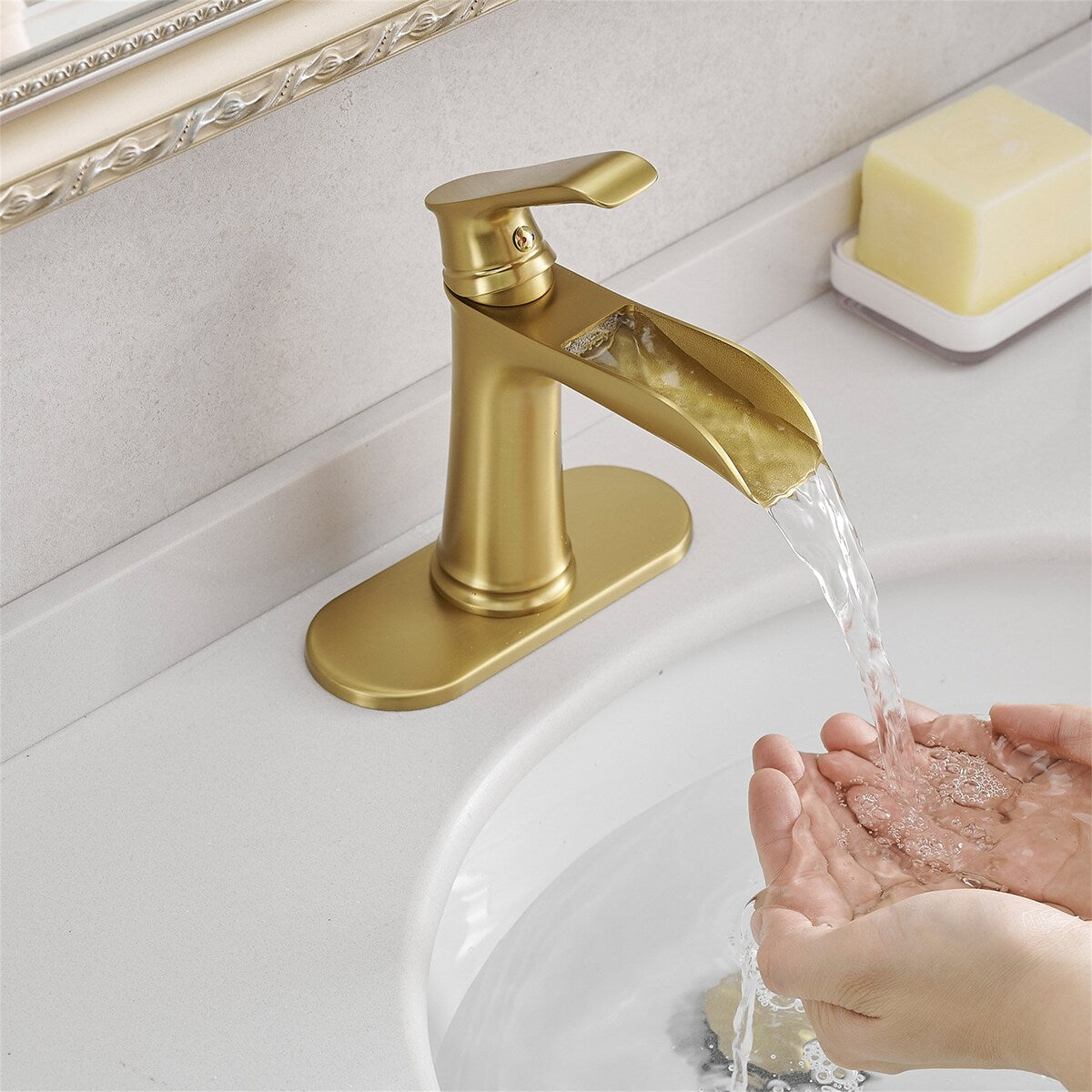 Single Handle Waterfall Bathroom Faucet with Drain Assembly Brass 1 Hole Modern Bathroom Sink Vanity Taps with Deck Plate