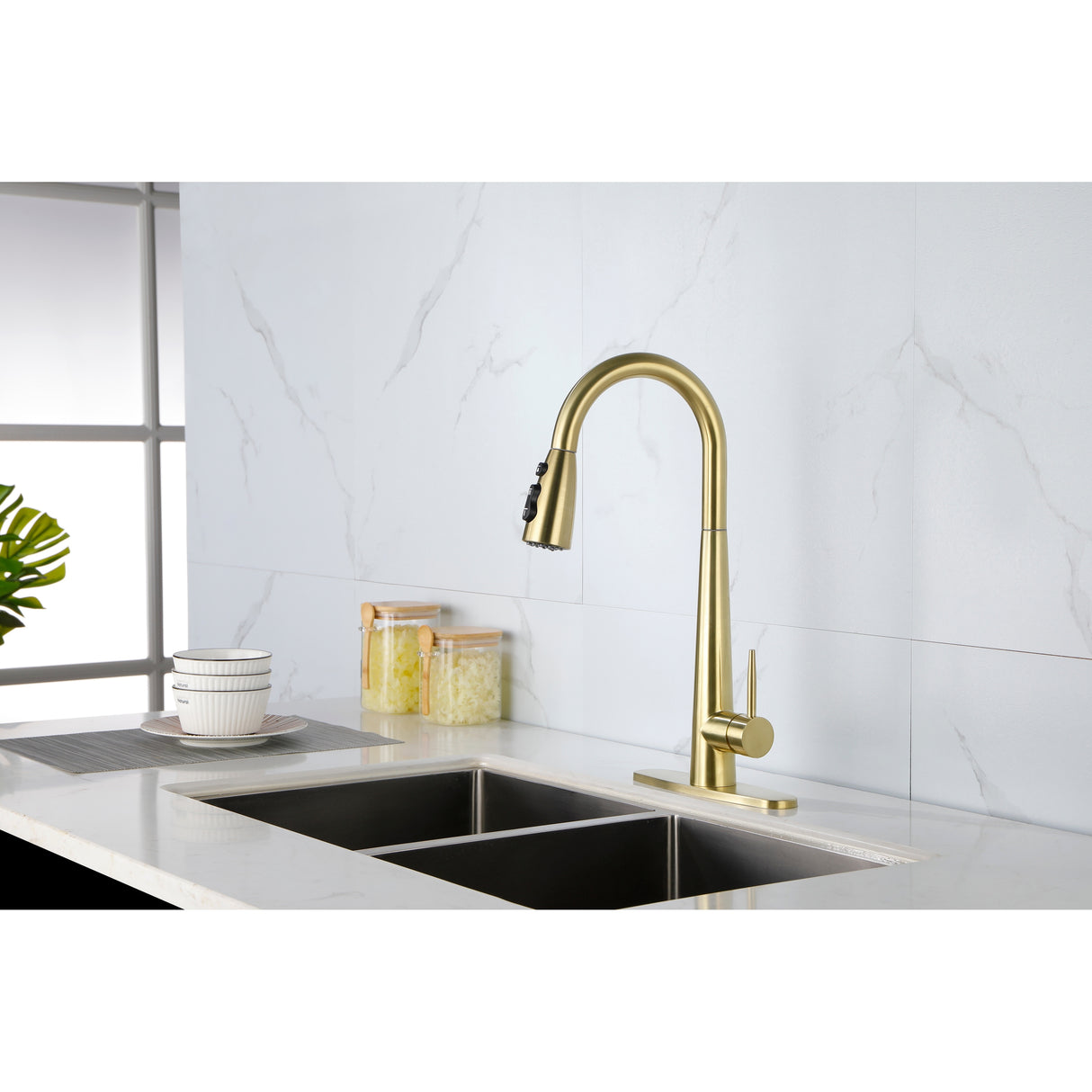 Single Hole Deck Mount Kitchen Faucets with Pull Down Sprayer
