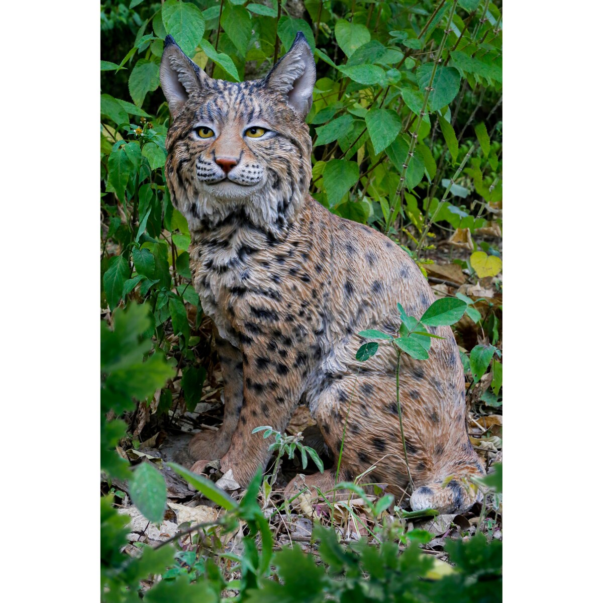 Sitting Bobcat Statue