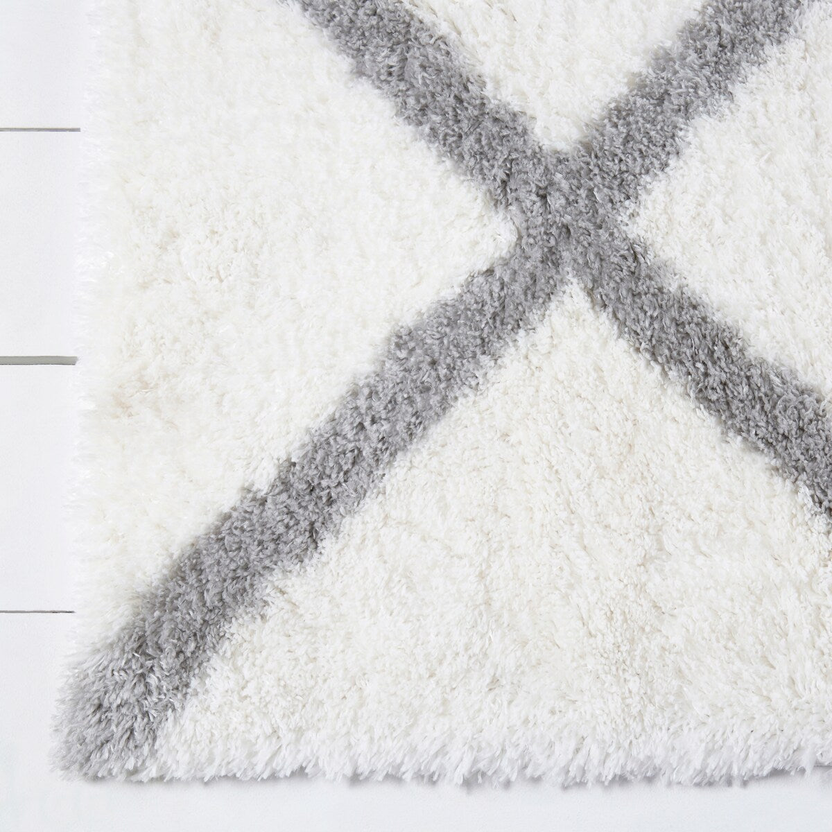 SoHome Carmela Tali Geometric Diamond Shag Area Rug
