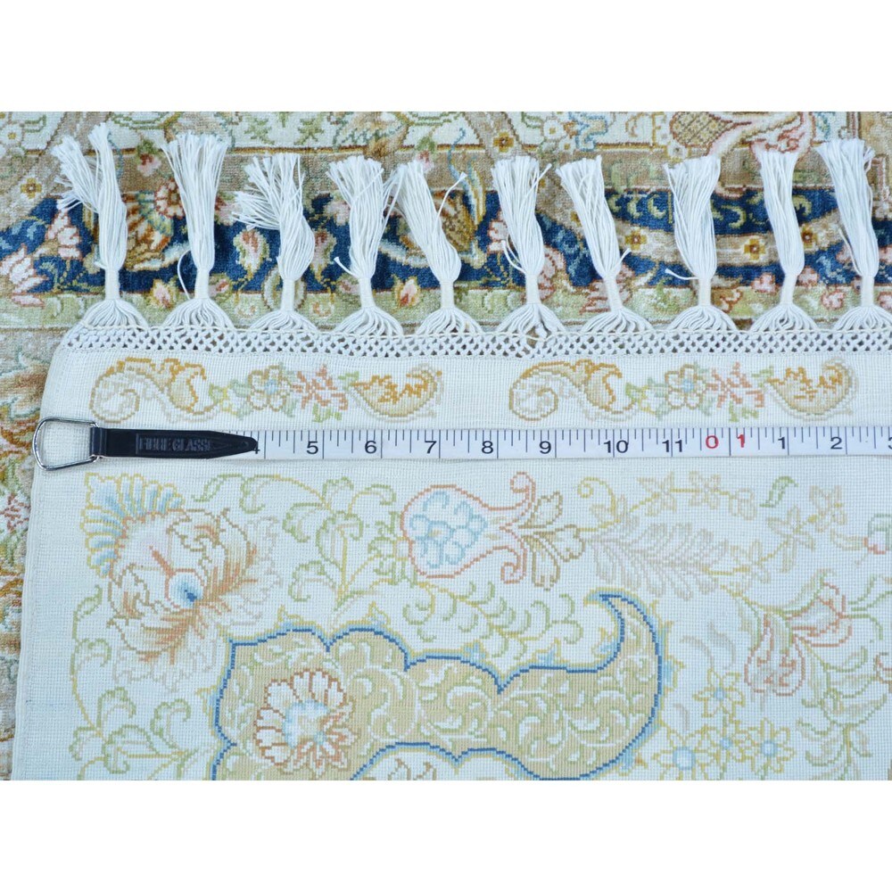 Soft Colors Silken Esfahan 400 KPSI Handmade Oriental Rug - 5'6 x 8'