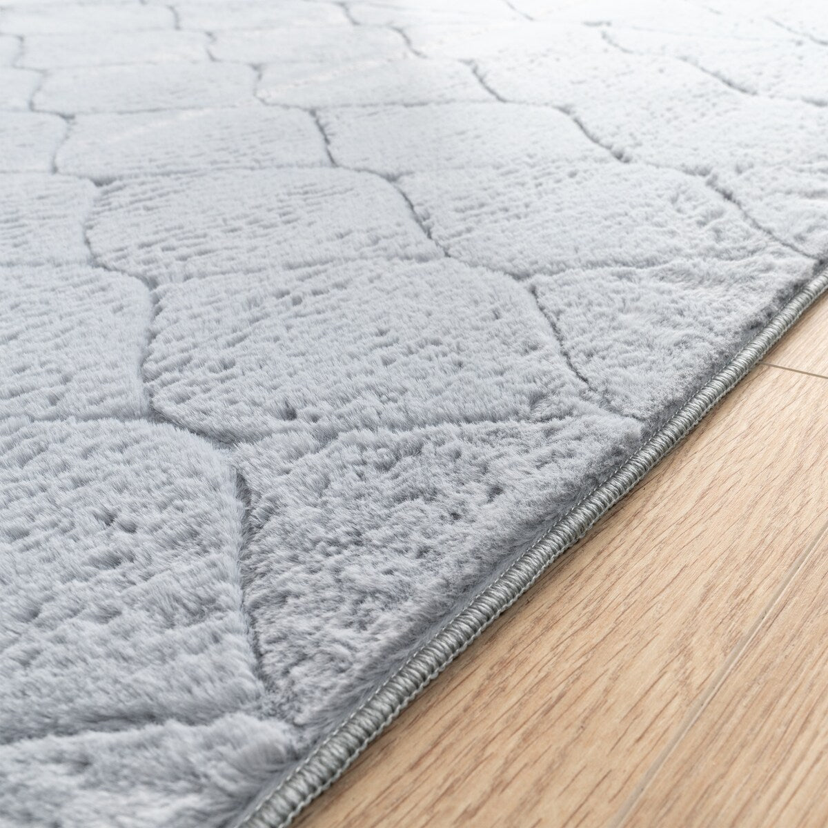 Soft Washable Area Rug with Diamond High-Low Effect