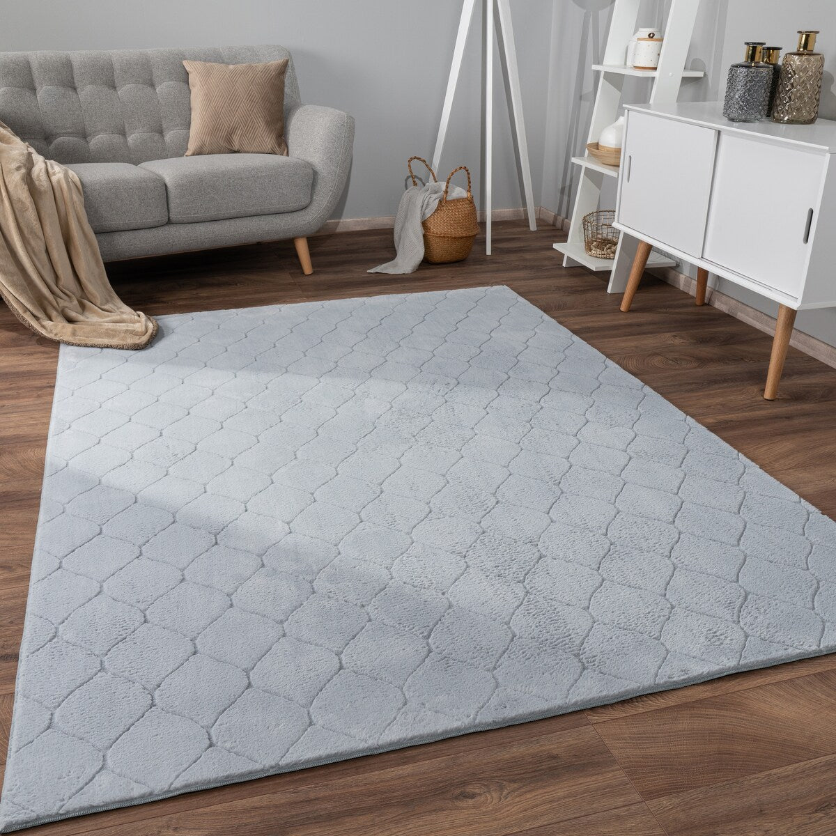 Soft Washable Area Rug with Diamond High-Low Effect