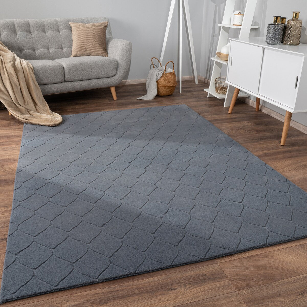 Soft Washable Area Rug with Diamond High-Low Effect