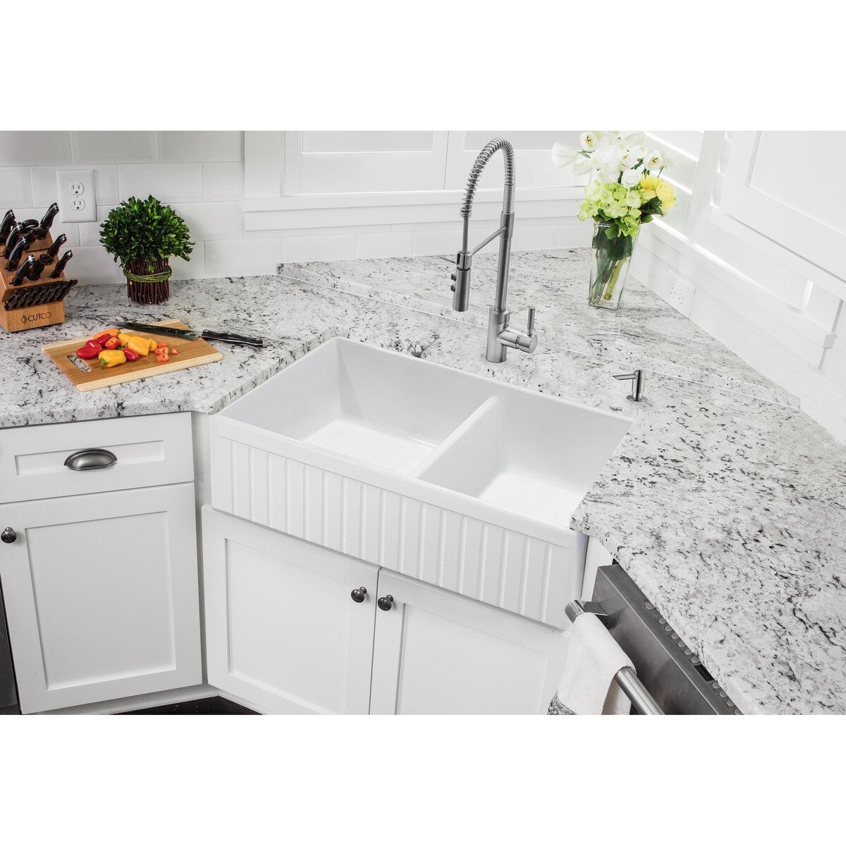Soleil 33-in Fluted Fireclay 60/40 Double Bowl Kitchen Sink