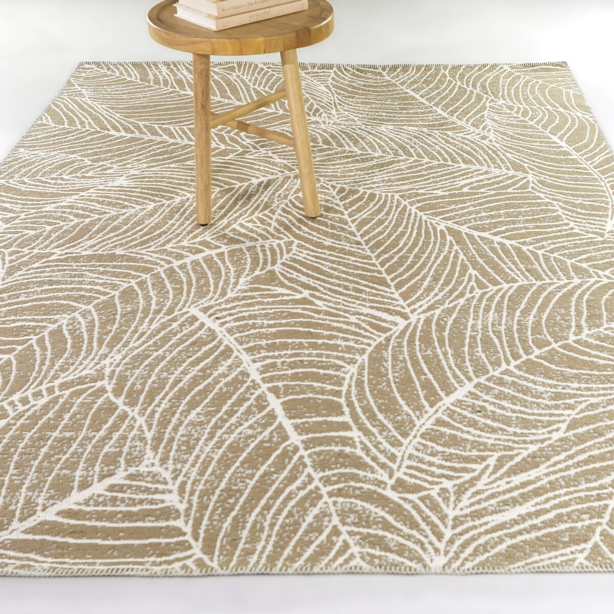 Sonia Tropical Leaf Indoor/Outdoor Area Rug
