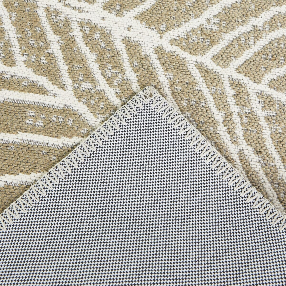 Sonia Tropical Leaf Indoor/Outdoor Area Rug