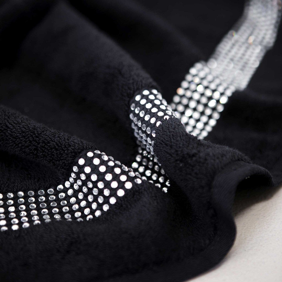 Sparkles Home Stripe Rhinestone Hand Towel (Set of 2)