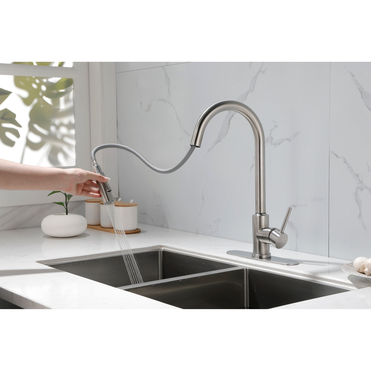 Stainless Steel Kitchen Faucet with Pull Down Sprayer