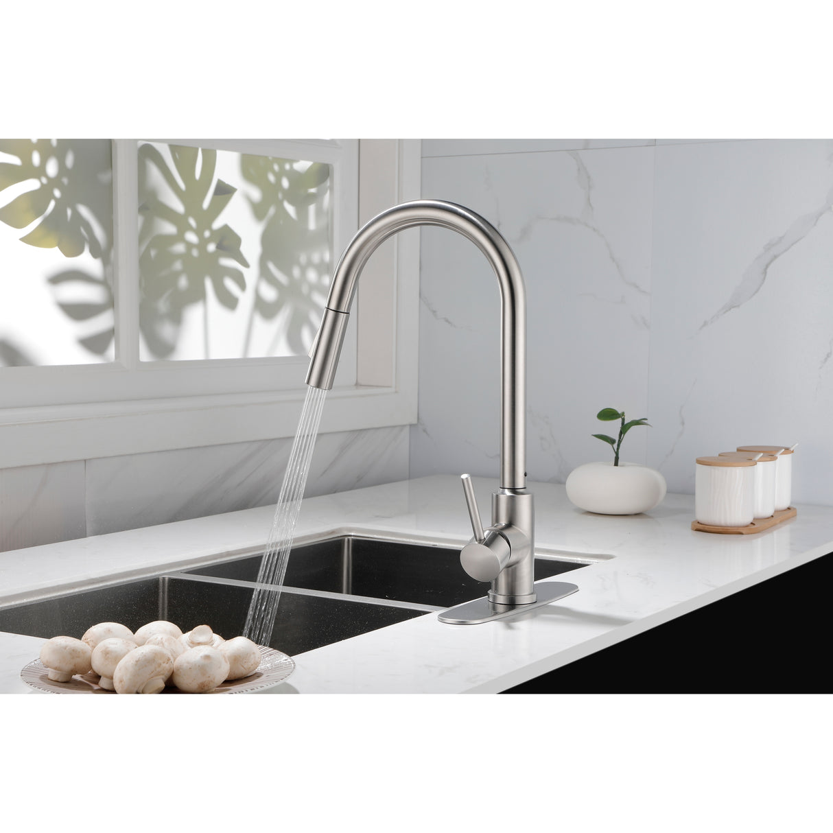 Stainless Steel Kitchen Faucet with Pull Down Sprayer