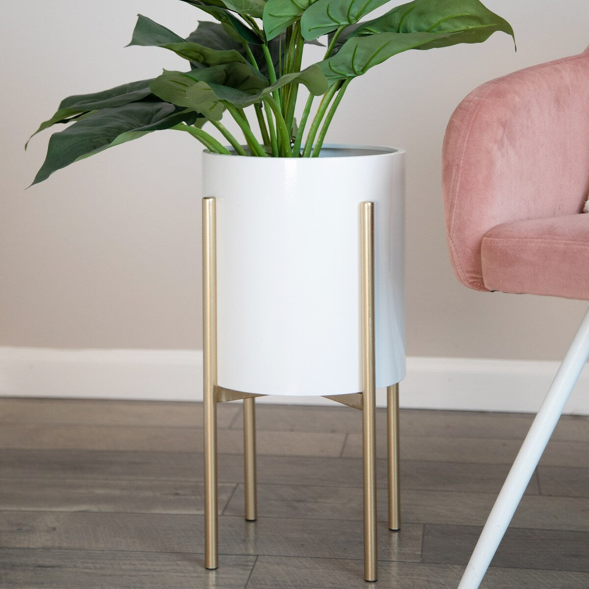 Stratton Home Decor White and Gold Metal Plant Stand - 11.25 X 11.25 X 19.75