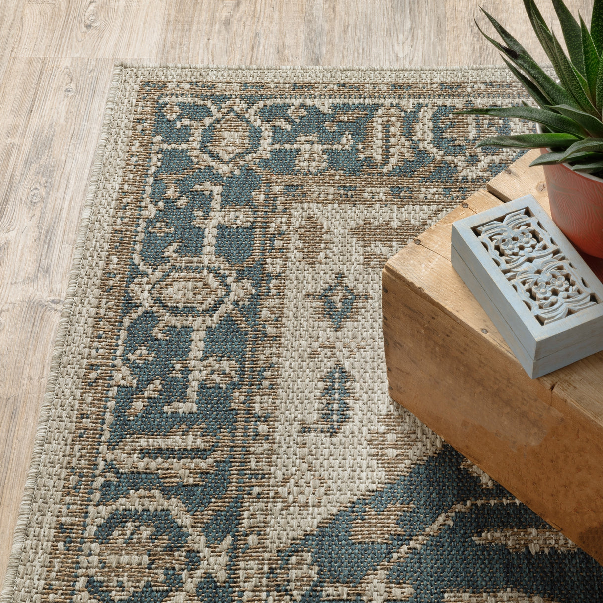 Vista Home Higgins Traditional Medallion Blue-Green/ Taupe Indoor/ Outdoor Area Rug
