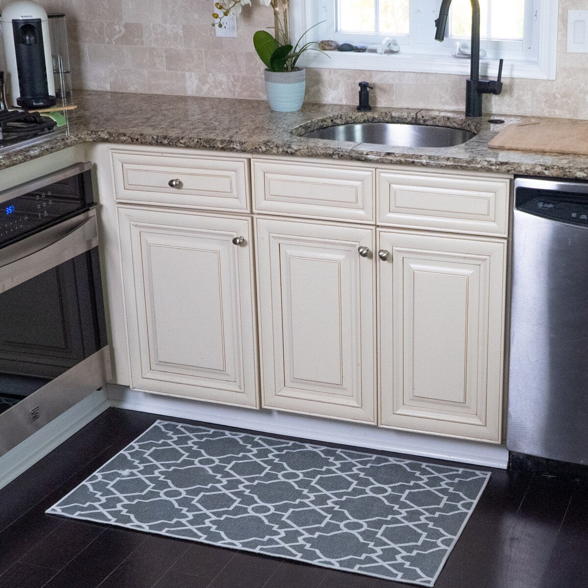 SussexHome Non-Skid Ultra-Thin Area Rugs for Laundry Room, Entryway, Bathroom and Kitchen - Washable Multipurpose Floor Mat