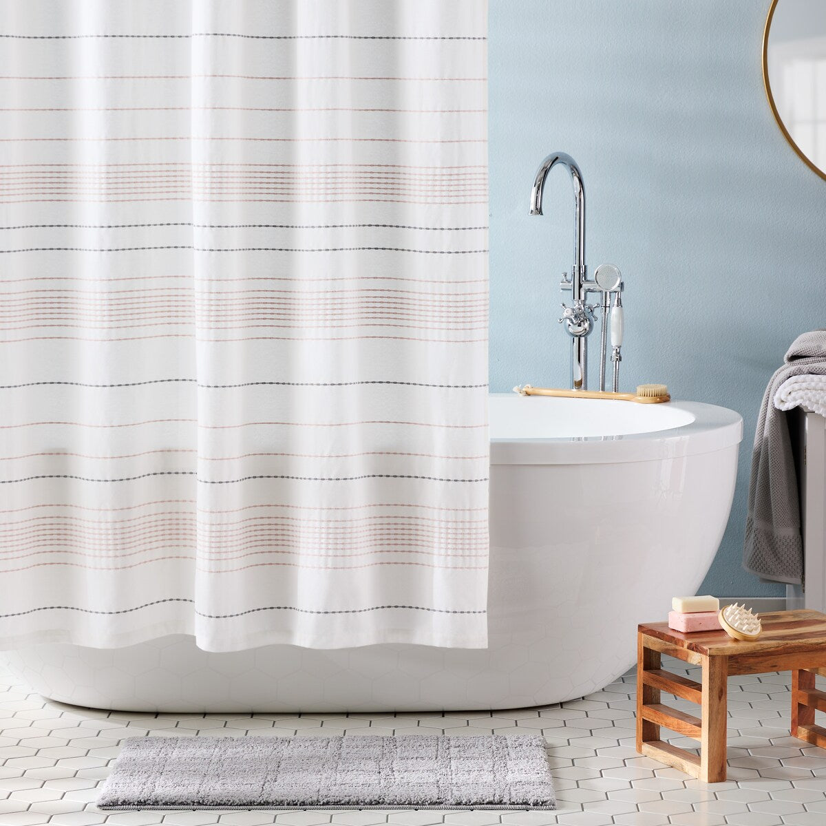 TOWN & COUNTRY EVERYDAY Ultra Plush Solid Tufted Windowpane Bath Mat, Tufted Floor Mat, Non-Slip Backing, Machine Washable