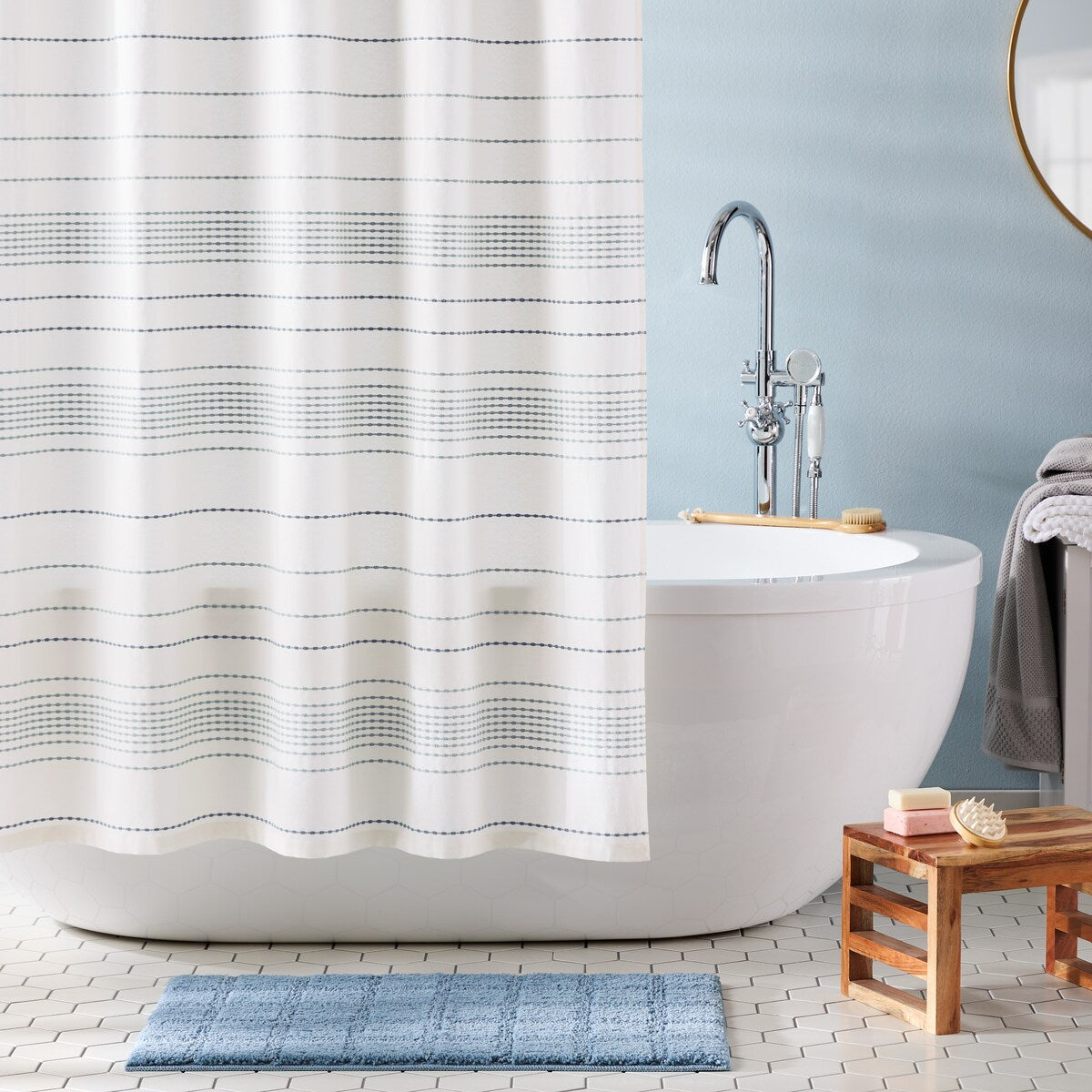TOWN & COUNTRY EVERYDAY Ultra Plush Solid Tufted Windowpane Bath Mat, Tufted Floor Mat, Non-Slip Backing, Machine Washable