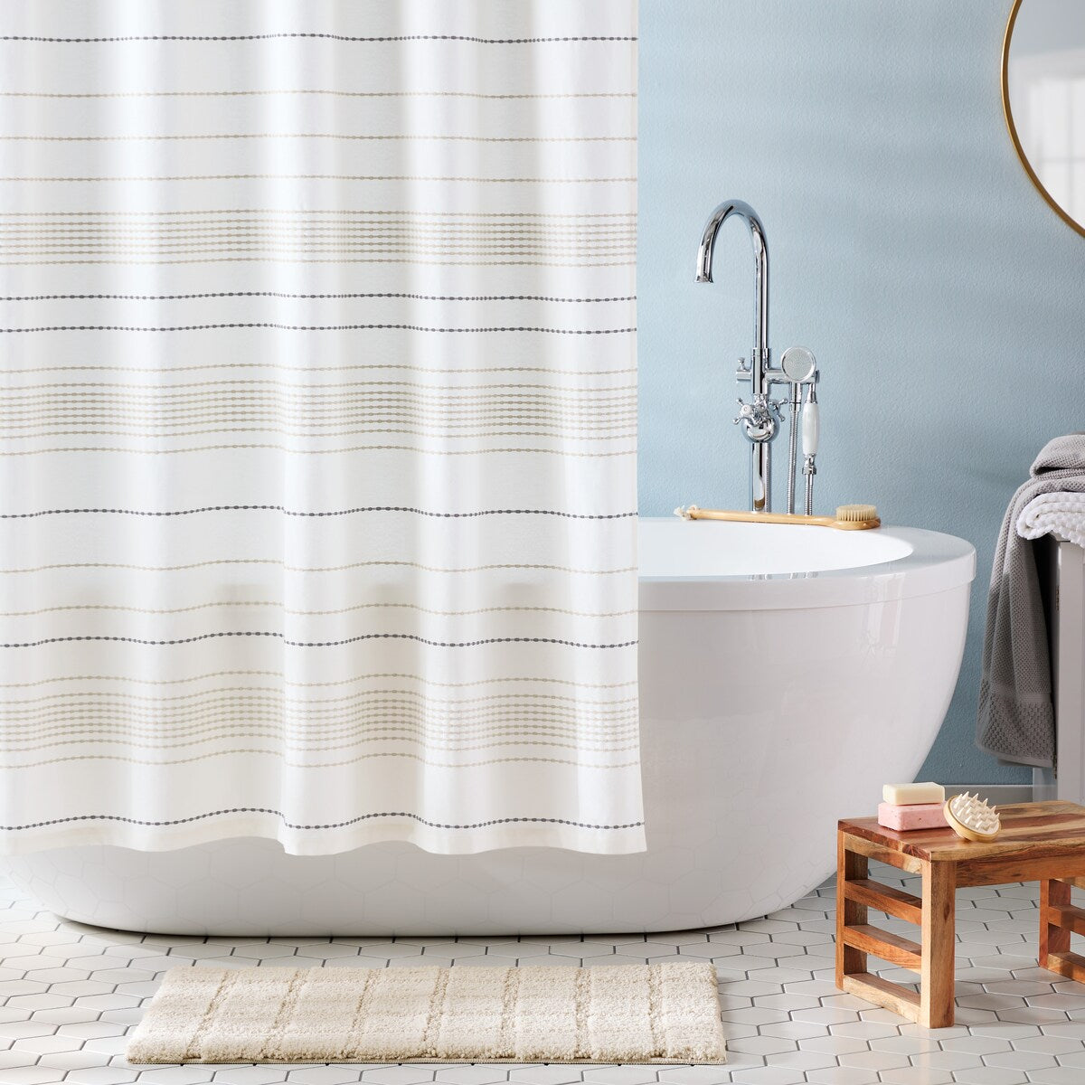 TOWN & COUNTRY EVERYDAY Ultra Plush Solid Tufted Windowpane Bath Mat, Tufted Floor Mat, Non-Slip Backing, Machine Washable