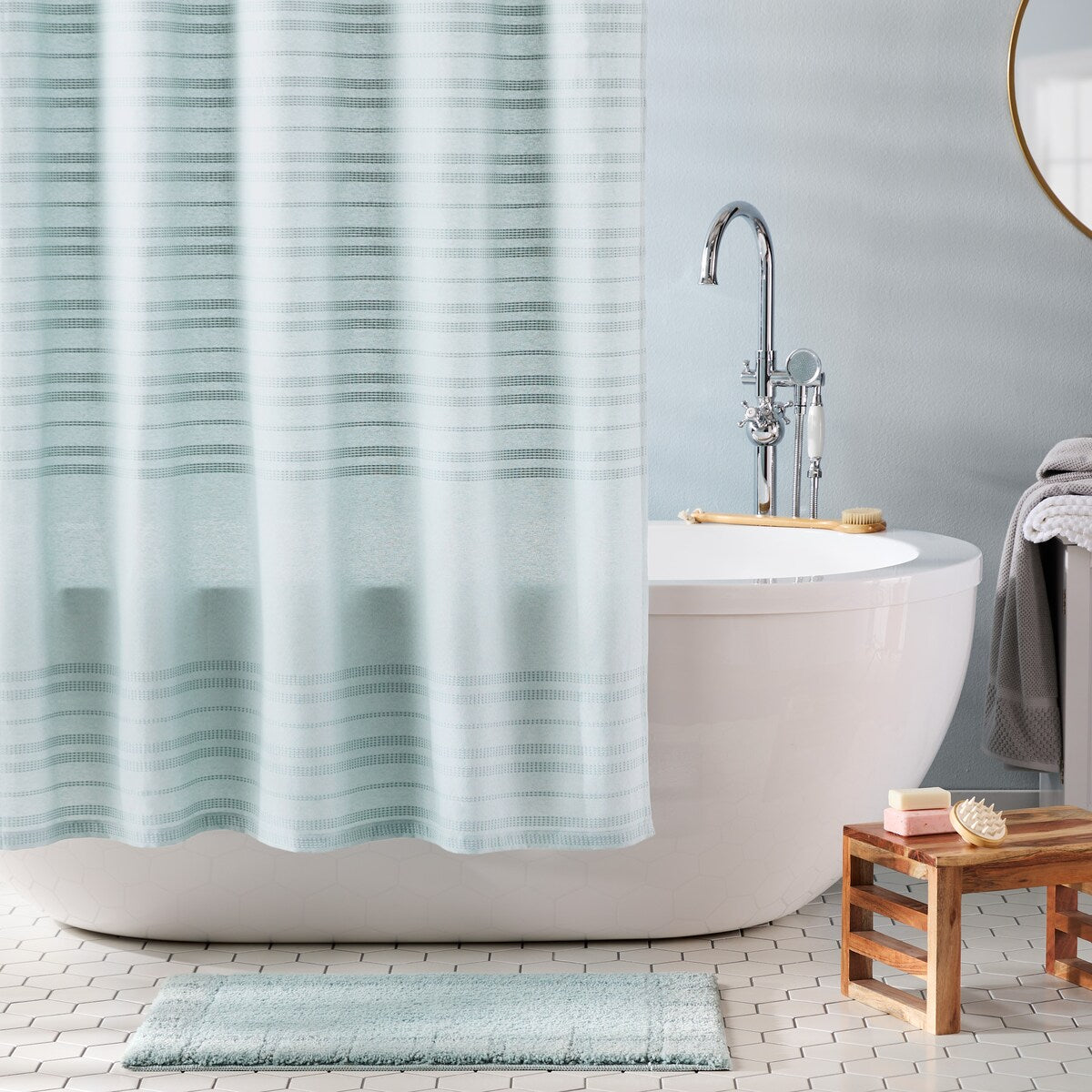 TOWN & COUNTRY EVERYDAY Ultra Plush Solid Tufted Windowpane Bath Mat, Tufted Floor Mat, Non-Slip Backing, Machine Washable