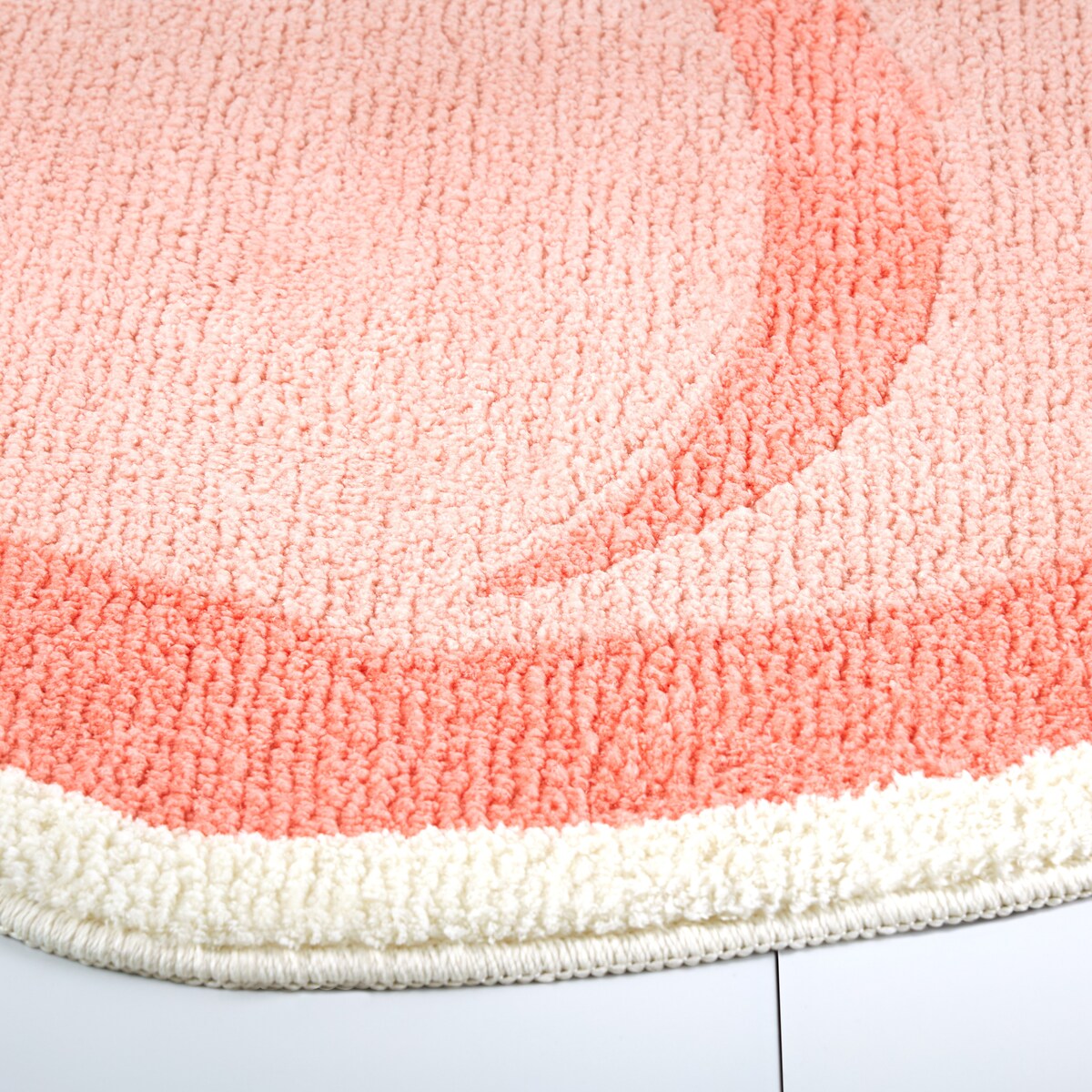 TOWN & COUNTRY PLAY Peachy Clean Peach Fruit Shaped Bath Mat, Absorbent Tufted Floor Mat, Non-Slip Backing, Machine Washable
