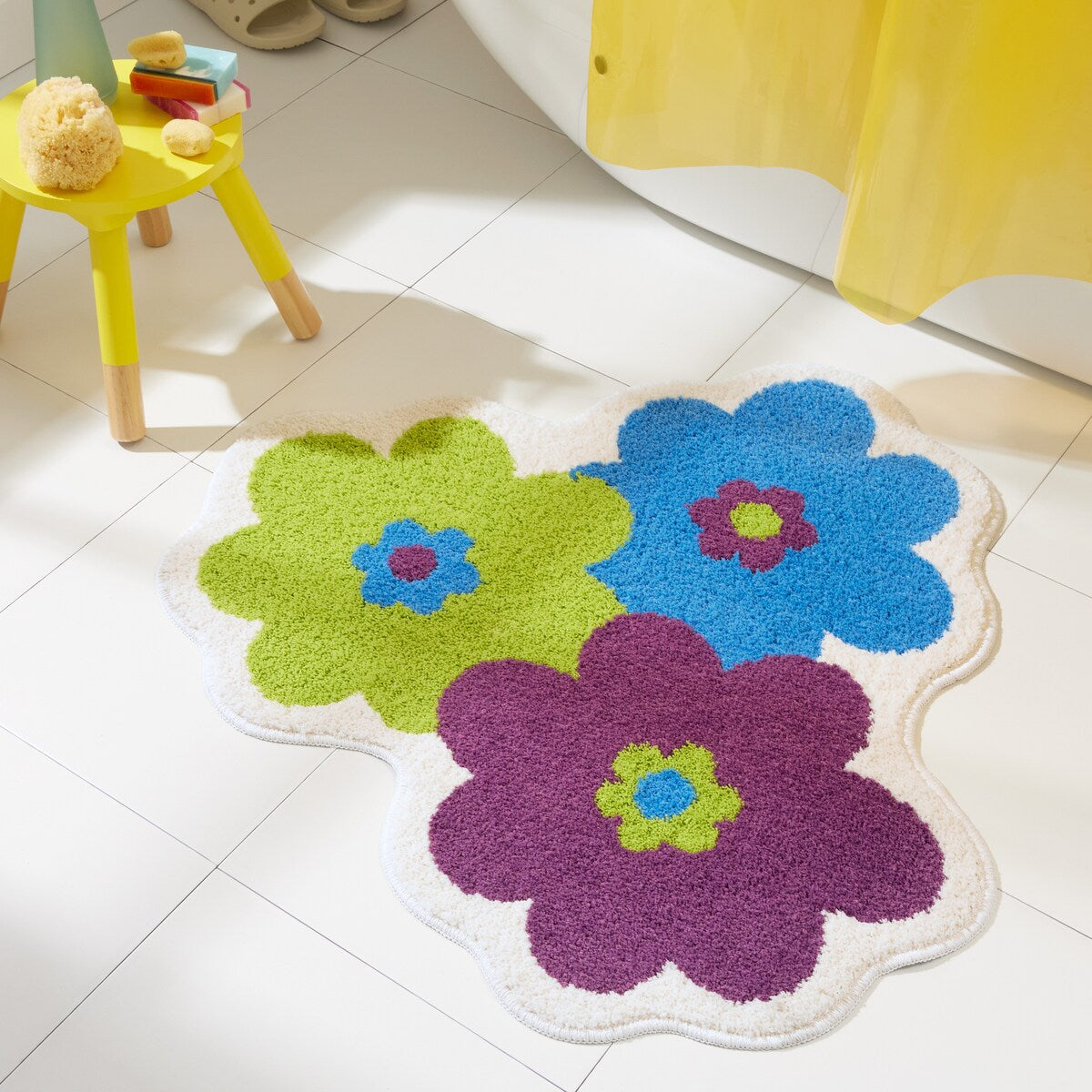 TOWN & COUNTRY PLAY Peachy Clean Peach Fruit Shaped Bath Mat, Absorbent Tufted Floor Mat, Non-Slip Backing, Machine Washable