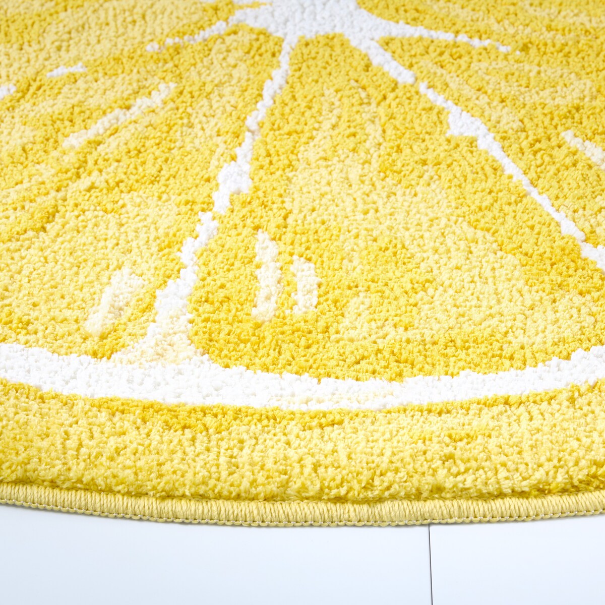 TOWN & COUNTRY PLAY Peachy Clean Peach Fruit Shaped Bath Mat, Absorbent Tufted Floor Mat, Non-Slip Backing, Machine Washable
