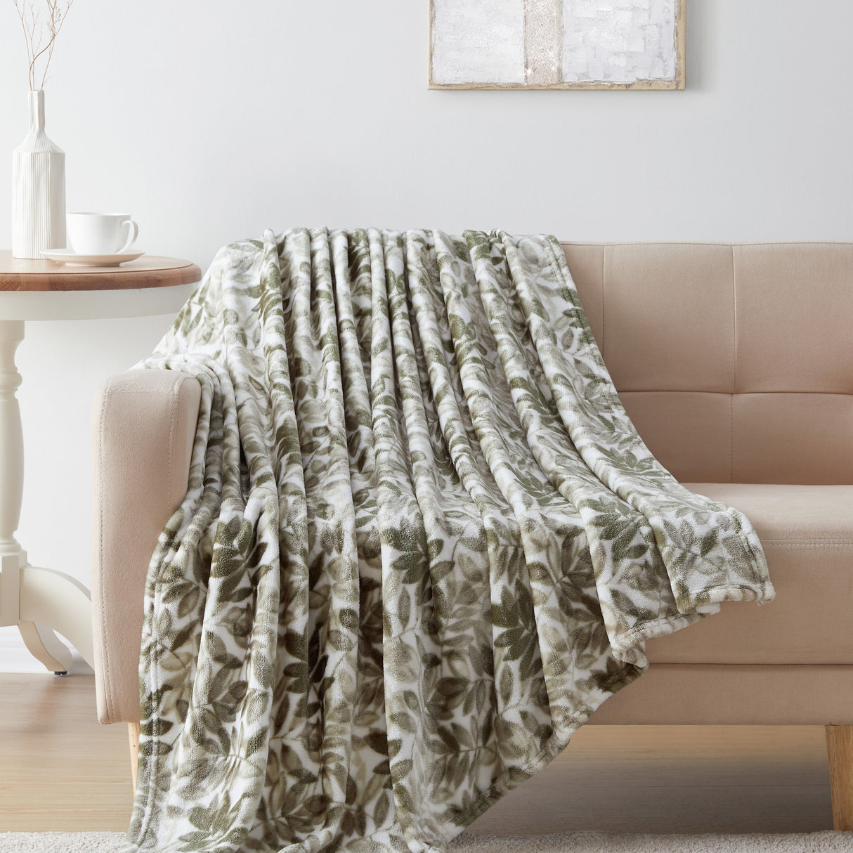 Tahari Home Elena Green Leaf Printed Plush Throw, 50" x 70"