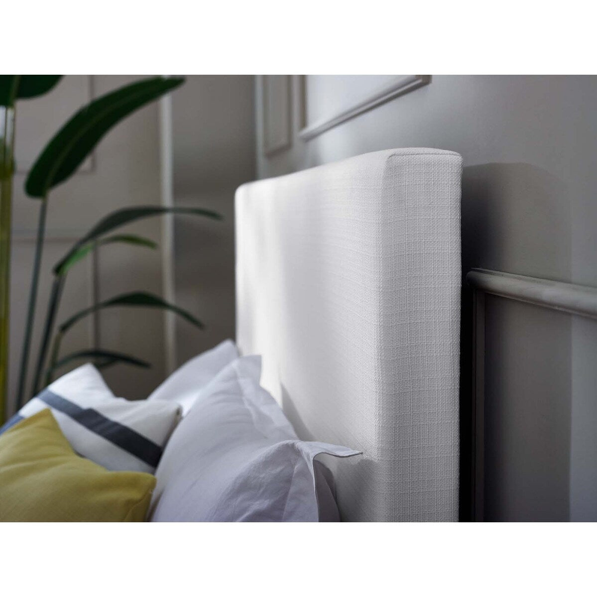 Carson Carrington Stryn Upholstered Linen Fabric Headboard