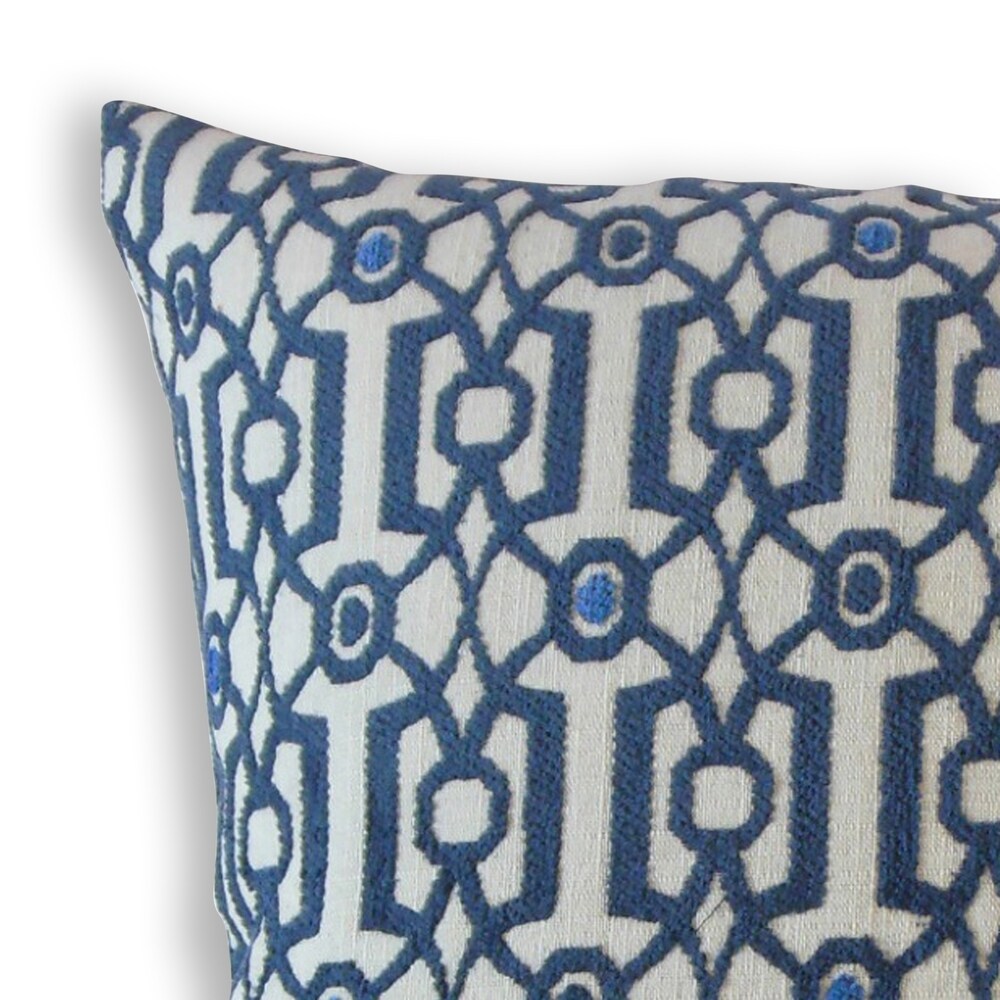 The Pillow Collection Saadet Crewel Decorative Throw Pillow