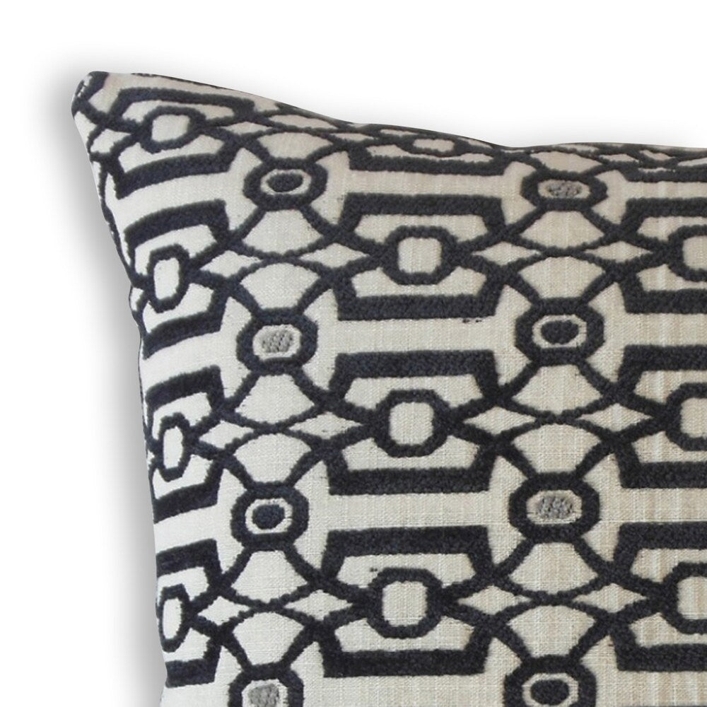 The Pillow Collection Saadet Crewel Decorative Throw Pillow