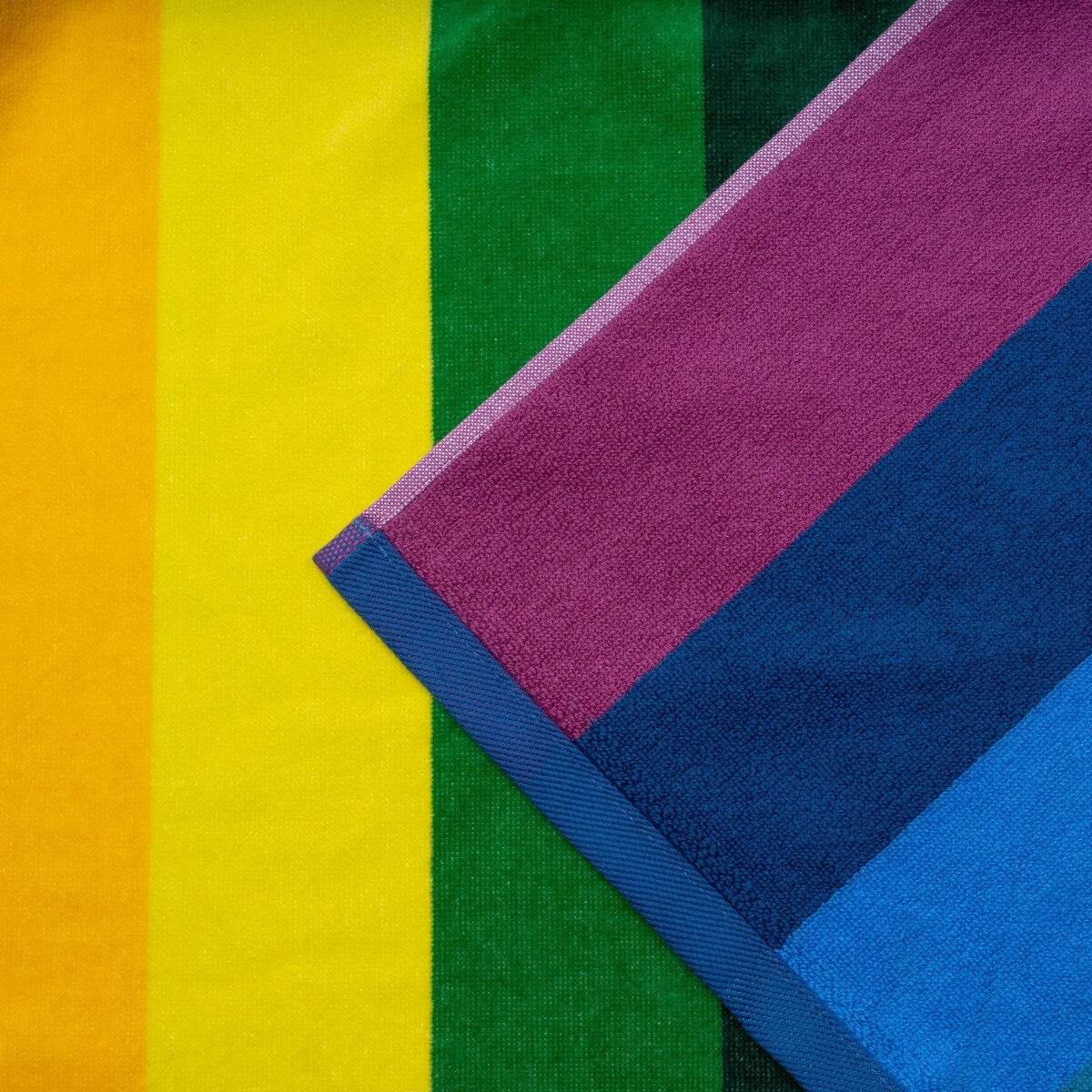 The Welhome 2-Piece Over the Rainbow Beach Towel Set - 40" x 72"