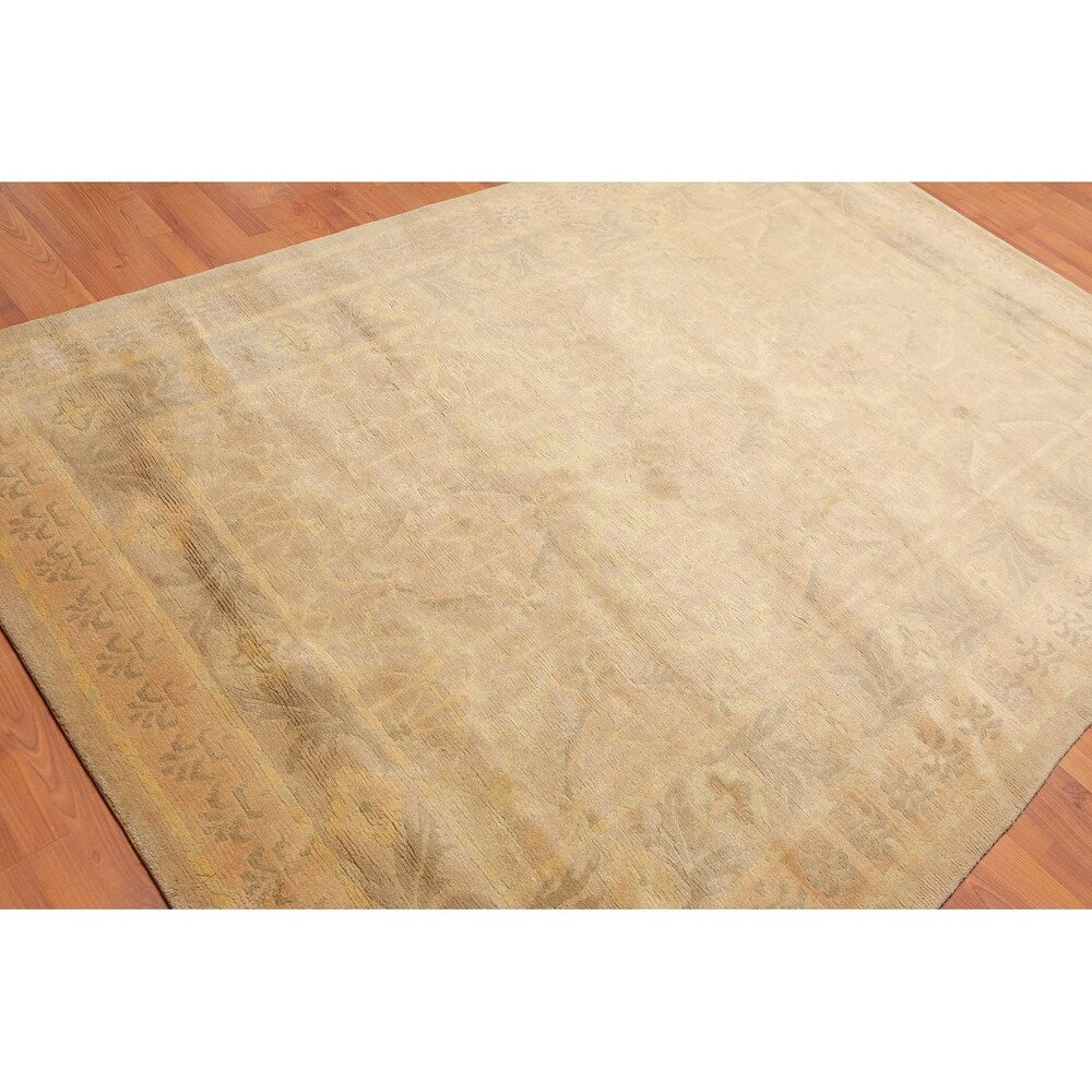 Modern Hand Knotted Wool Tibetan Area Rug (6'1"x9'2") - 6'1" x 9'2"