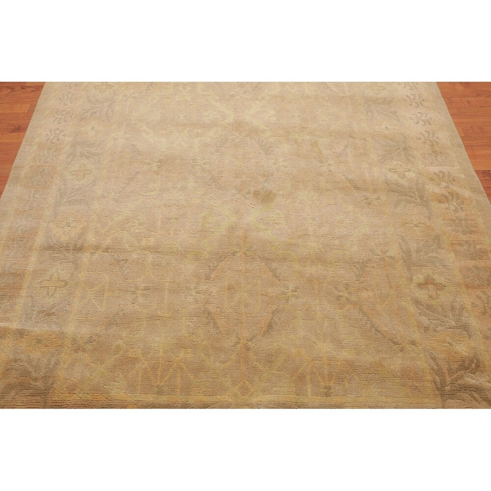 Modern Hand Knotted Wool Tibetan Area Rug (6'1"x9'2") - 6'1" x 9'2"