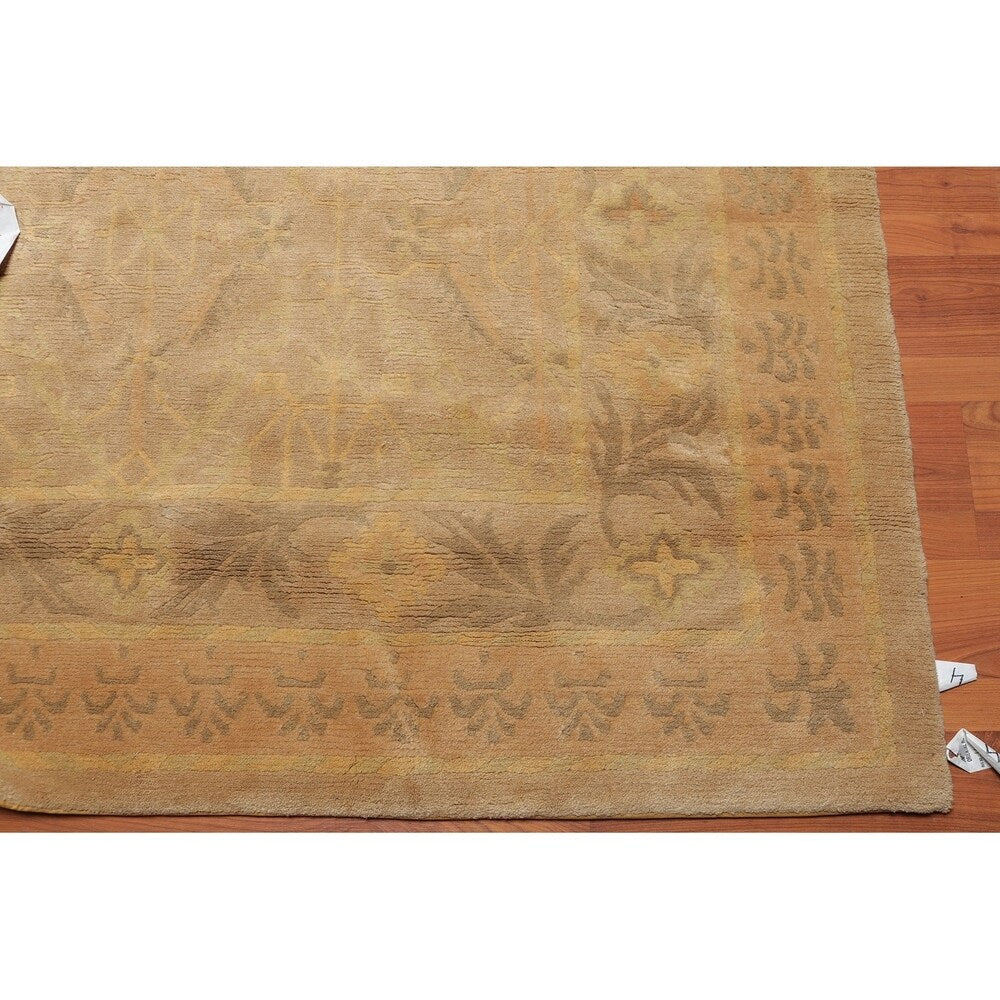 Modern Hand Knotted Wool Tibetan Area Rug (6'1"x9'2") - 6'1" x 9'2"