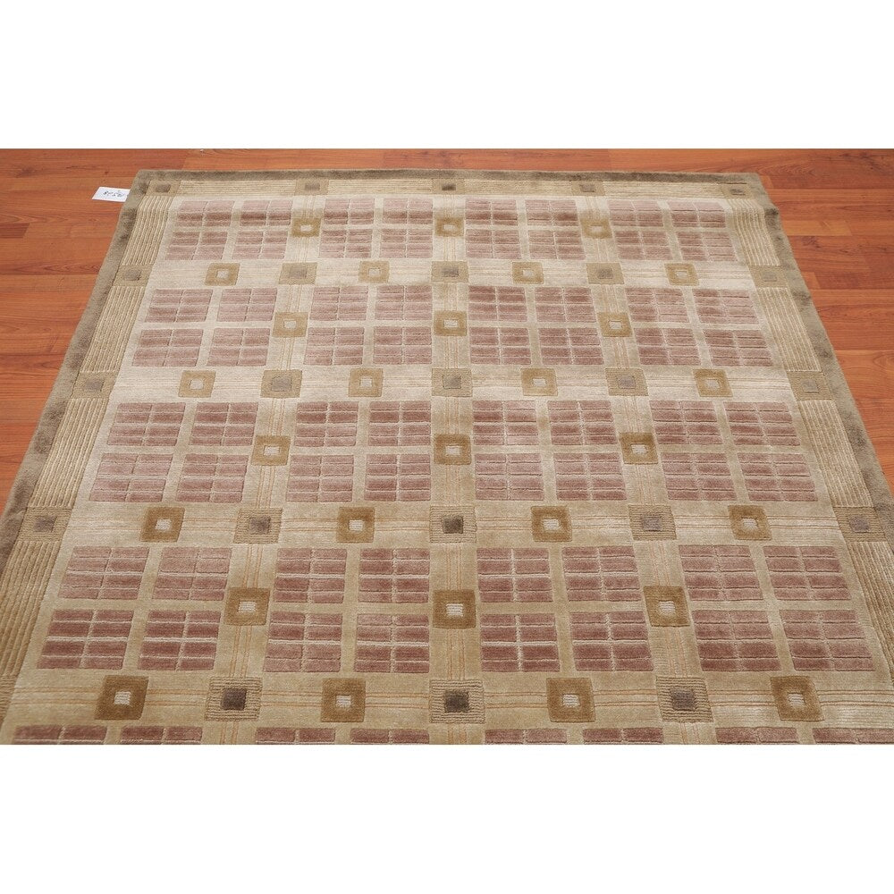 Hand Knotted Loop & Cut Pile Wool Tibetan Area Rug (5'6"x8') - 5'6" x 8'