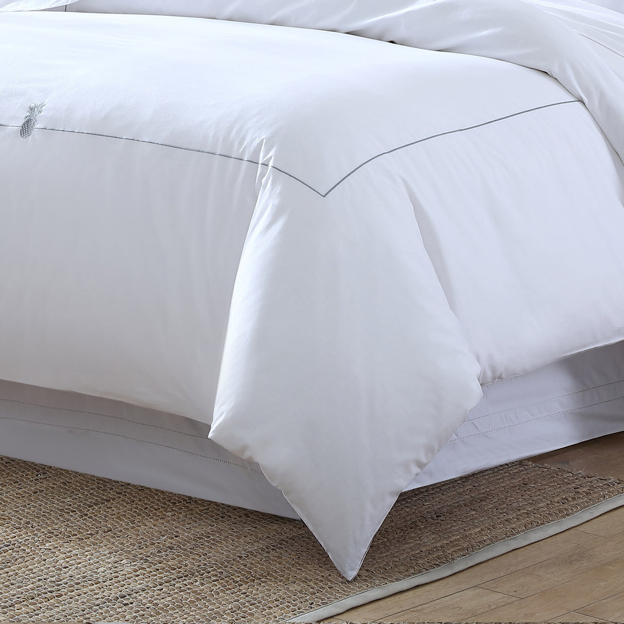 Tommy Bahama Pineapple Resort Cotton Embroidered Duvet Cover Set