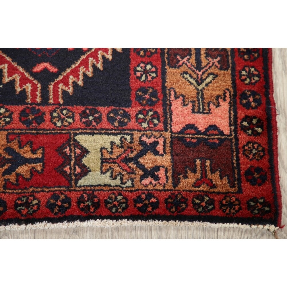Traditional Zanjan Persian Hand-Knotted Wool Oriental Area Rug - 6'10" x 4'5"