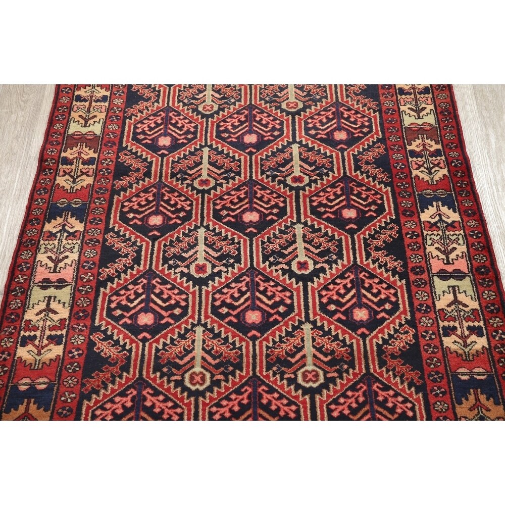 Traditional Zanjan Persian Hand-Knotted Wool Oriental Area Rug - 6'10" x 4'5"