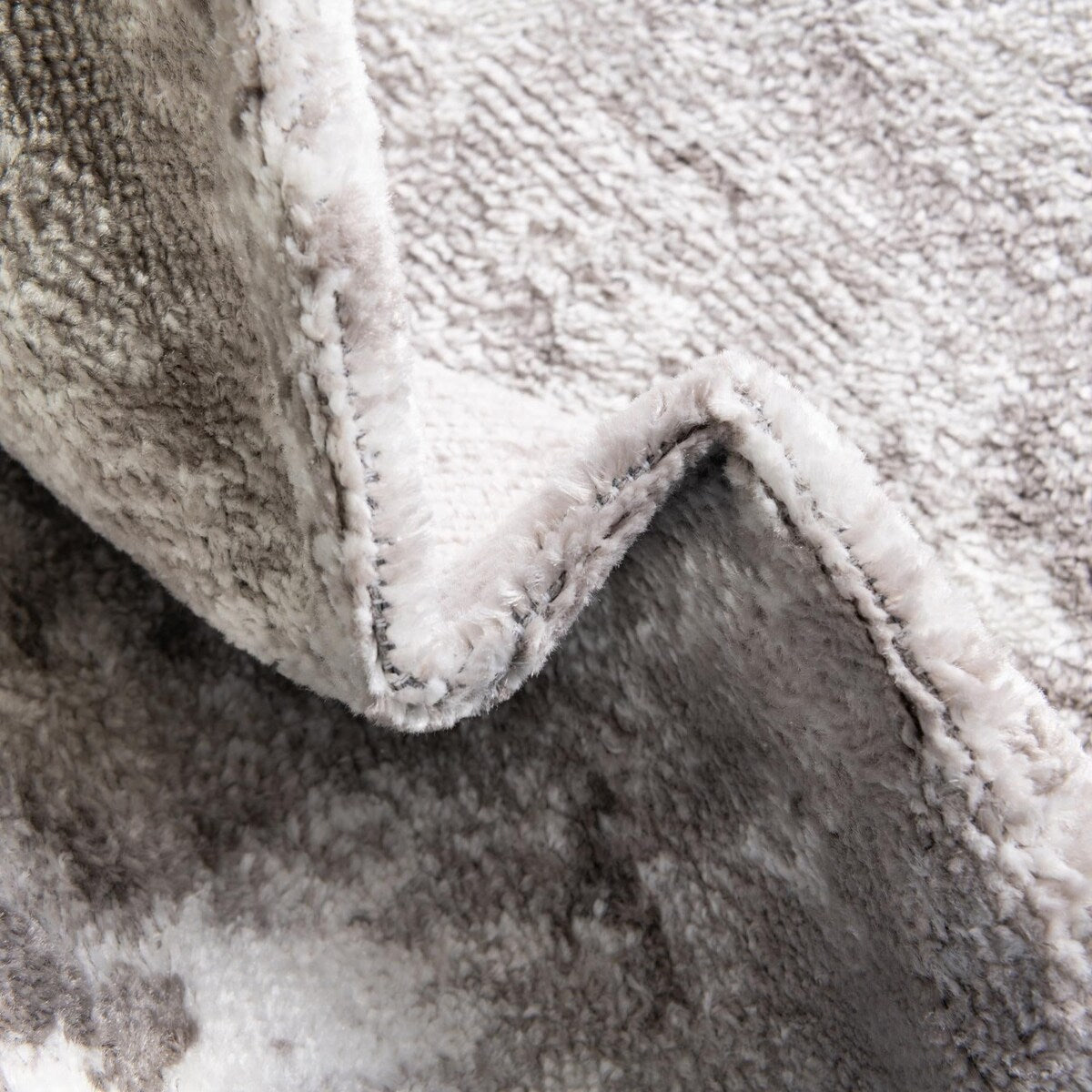 Transitional Cledo Collection Area Rug