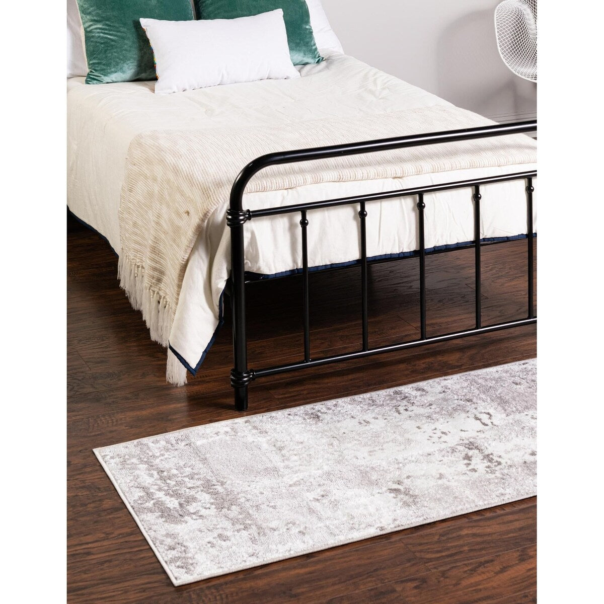 Transitional Cledo Collection Area Rug