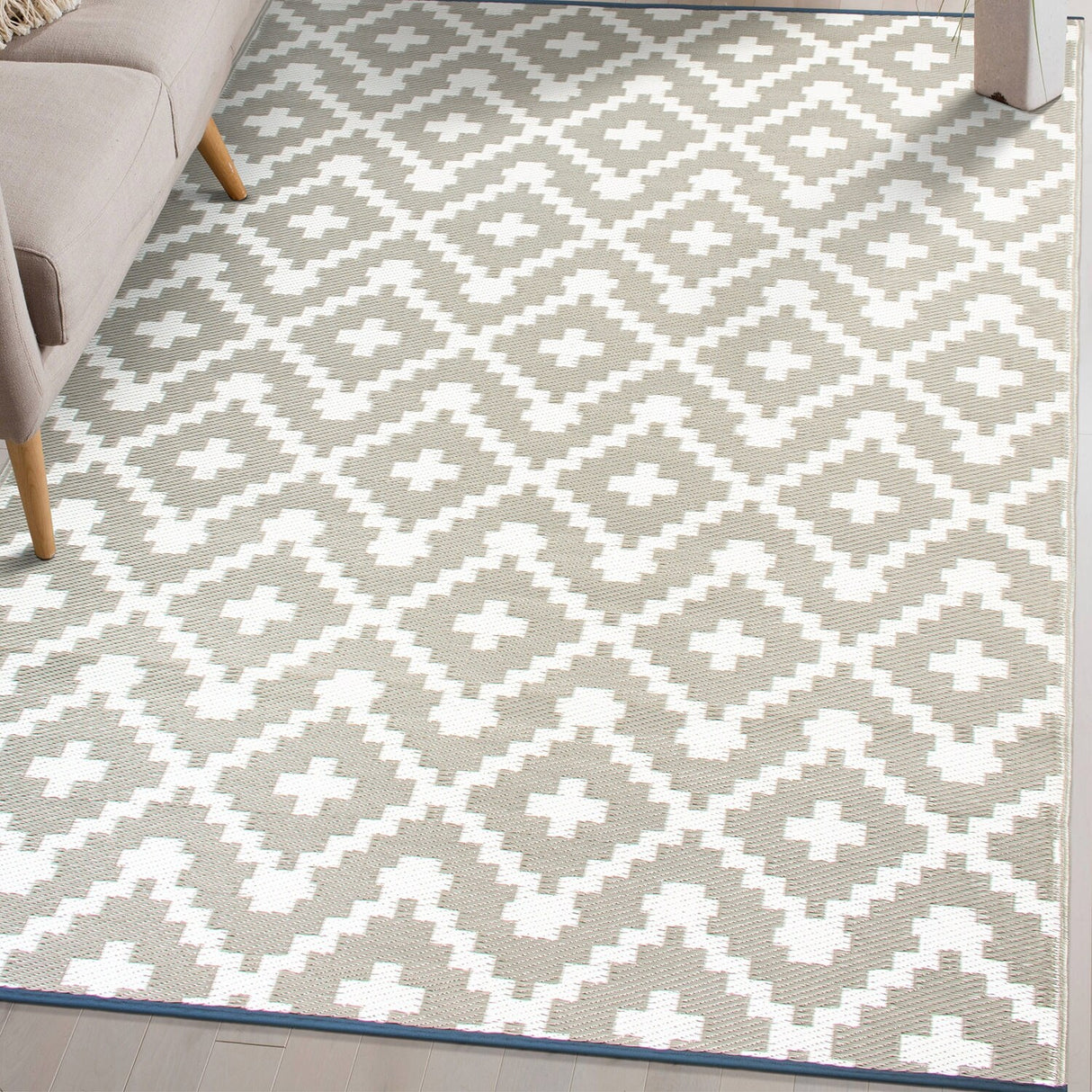 Trellis Geometric Reversible Plastic Outdoor Rugs
