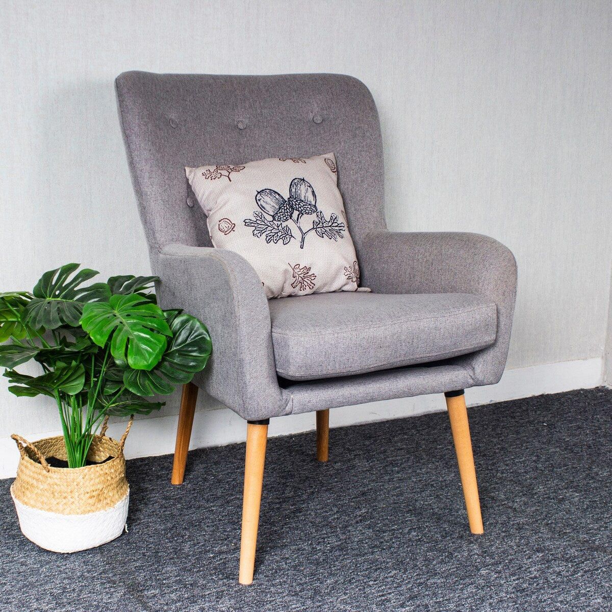 Tufted Upholstered Accent Armchair with Wood Legs