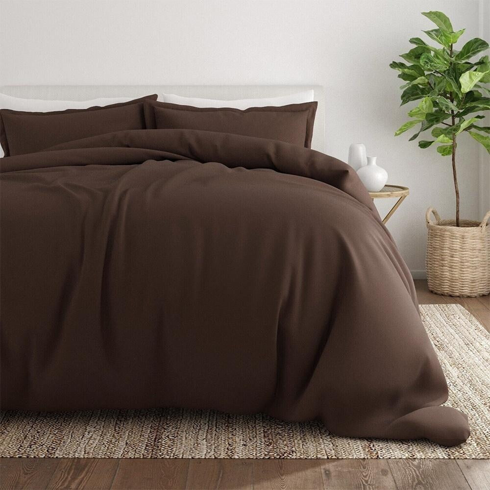 Twin/TwinXL Duvet Cover & Shams Luxurious Comfort Chocolate