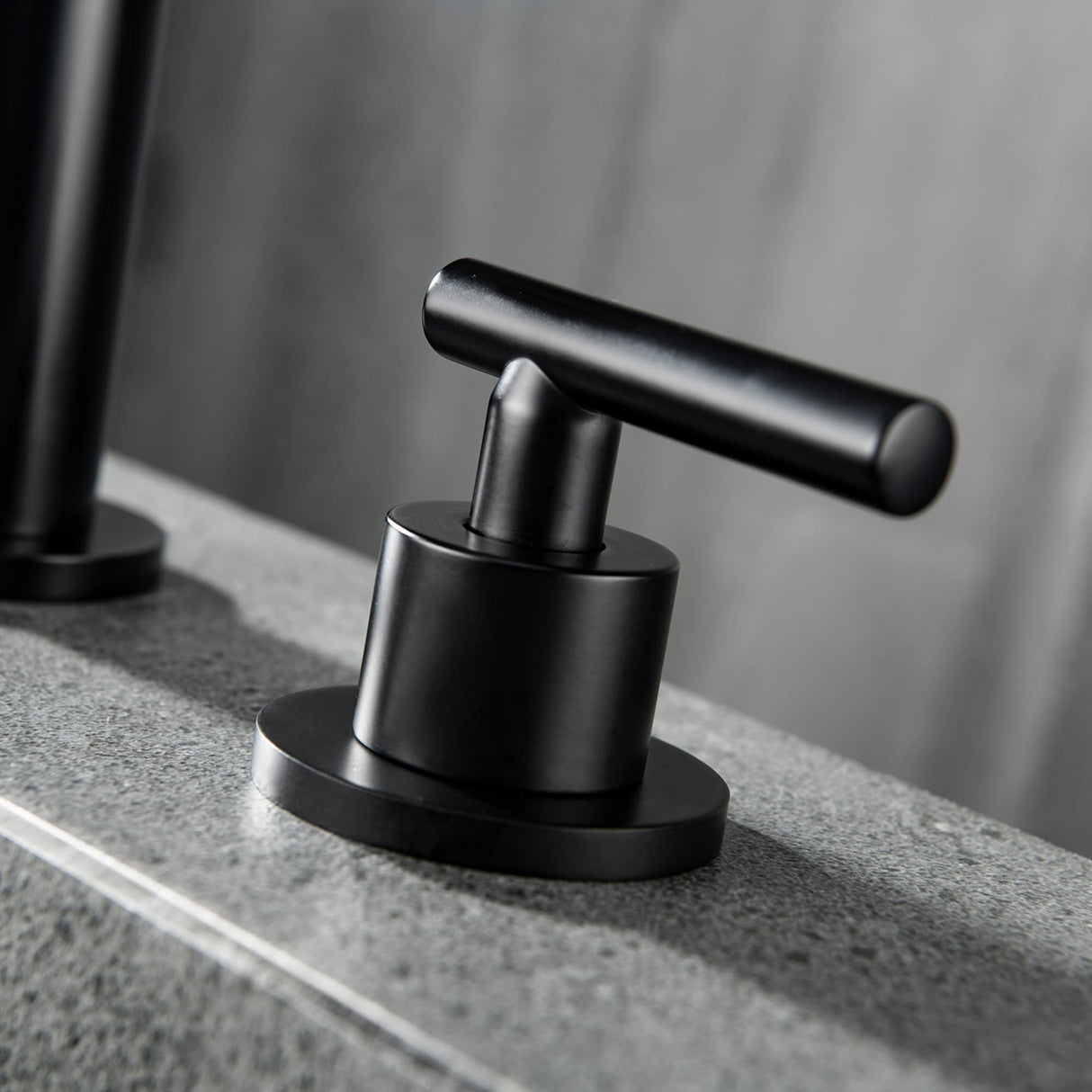 Two Handle Widespread Bathroom Faucet