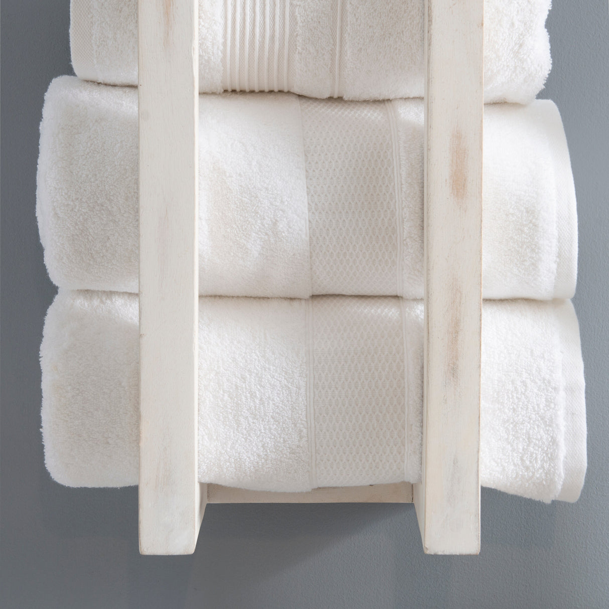 Twombly Wooden Wall Mount Towel Rack (Set of 2)